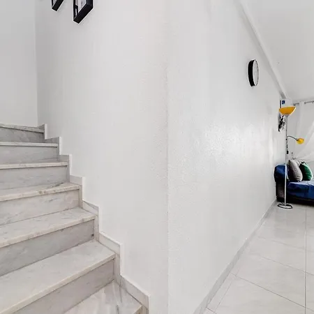 Penthouse Duplex-torrevieja, Close To The
